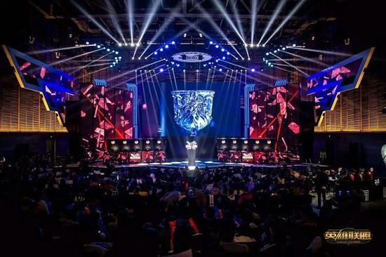 表现和潜在 表现和潜在